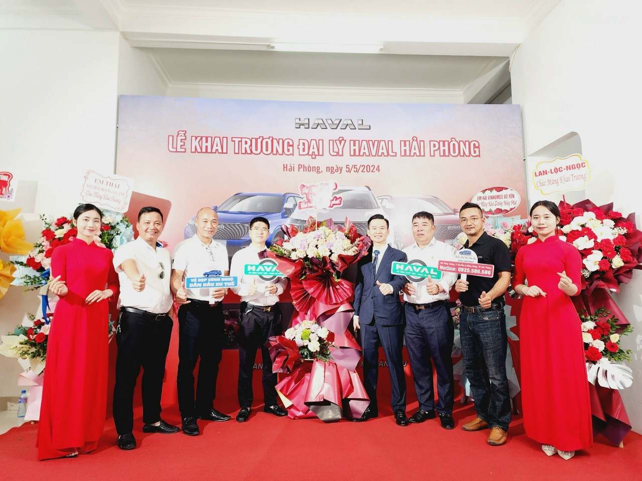 Ban chủ tịch Hội DNVVHP đã đến tham dự buổi lễ ra mắt Haval Hải Phòng tại Showroom của doanh nhân Vũ Xuân Dung